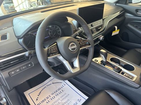 New 2026 Nissan Altima 2.5 SR FWD image 13