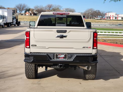 New 2026 Chevrolet Silverado 2500 ZR2 image 13