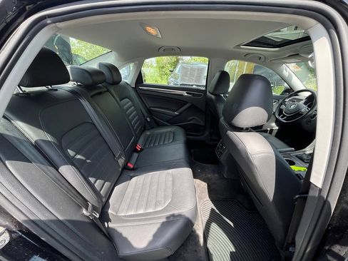 Used 2018 Volkswagen Passat 2.0T SEL Premium FWD image 26
