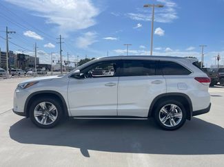 Used 2019 Toyota Highlander Limited FWD video 2