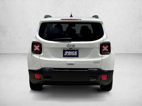 Used 2018 Jeep Renegade Latitude w/ Safety & Security Group FWD image 4