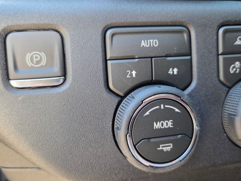 New 2026 Chevrolet Silverado 1500 LTZ w/ LTZ Premium Package AWD/4WD image 33