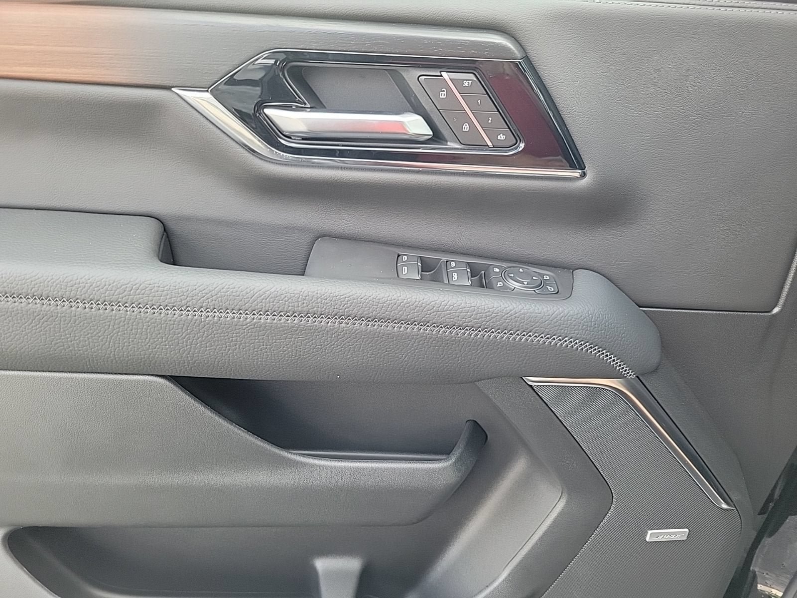 New 2026 GMC Yukon Denali w/ Denali Reserve Package AWD/4WD image 17