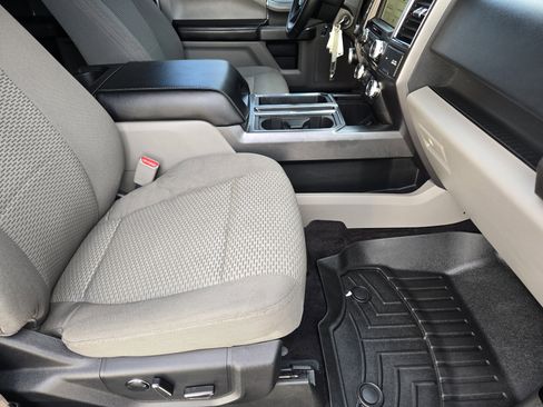 Used 2016 Ford F150 XLT w/ Equipment Group 302A Luxury image 10