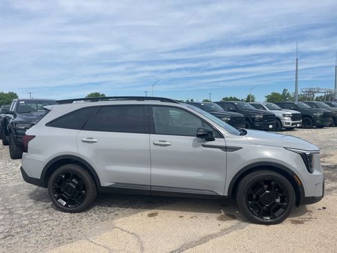 Used 2025 Kia Sorento SX AWD/4WD image 5