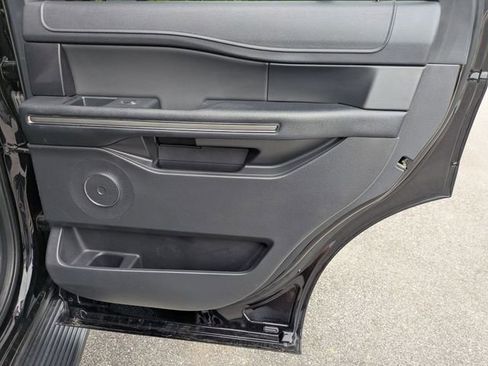 Used 2022 Ford Expedition XLT AWD/4WD image 32