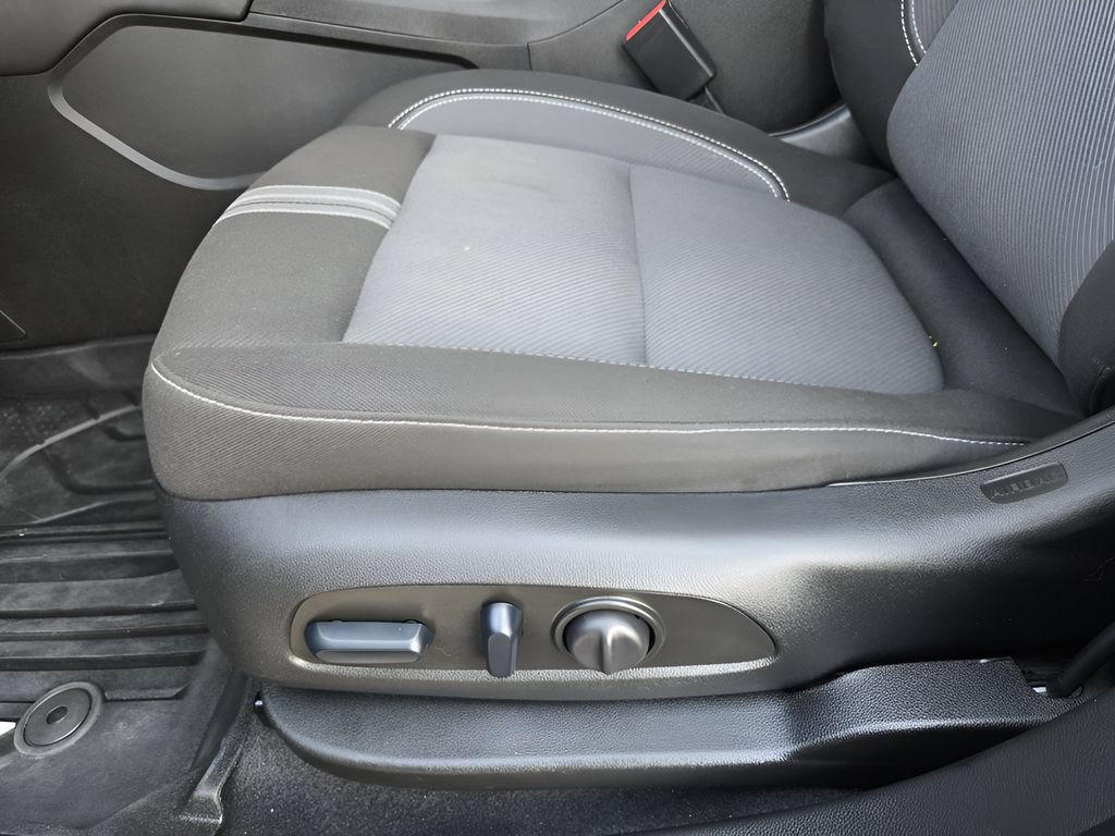 Used 2024 Chevrolet Blazer LT w/ Convenience Package FWD image 21