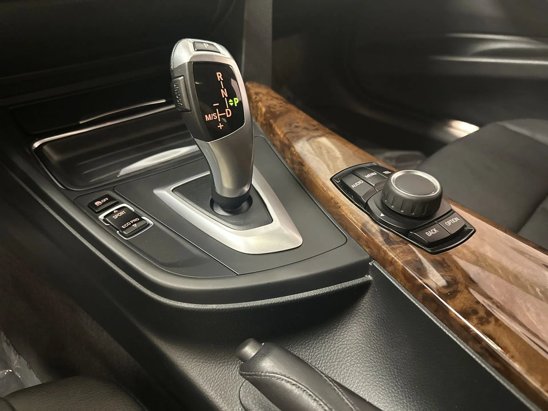 Used 2014 BMW 320i Sedan RWD image 21