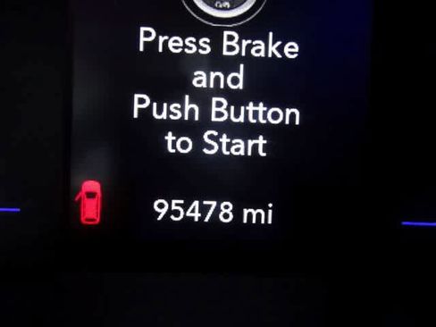 Used 2018 Chrysler Pacifica Touring Plus w/ Tire & Wheel Group FWD image 7