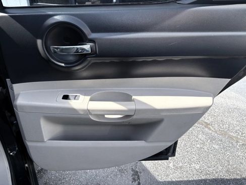 Used 2007 Dodge Charger R/T RWD image 16