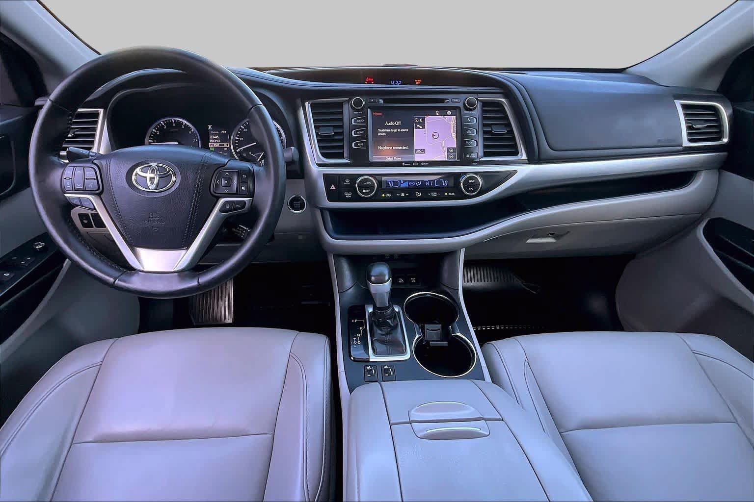 Used 2018 Toyota Highlander XLE AWD/4WD image 15