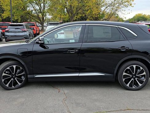 New 2025 VinFast VF 8 Plus AWD/4WD image 5