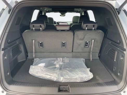 New 2026 Chevrolet Traverse Z71 w/ Enhanced Driving Package image 12