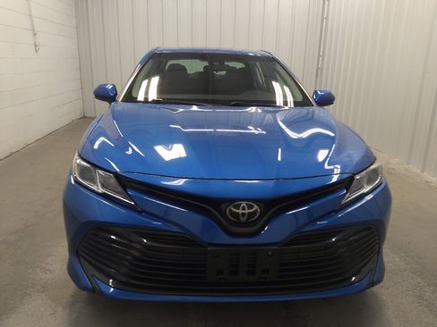 Used 2019 Toyota Camry LE FWD image 14