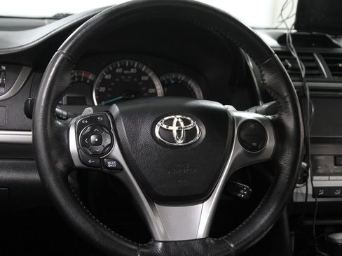 Used 2012 Toyota Camry L image 7