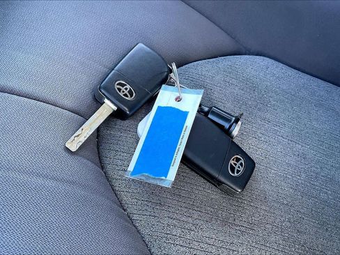 Used 2018 Toyota Camry L image 15