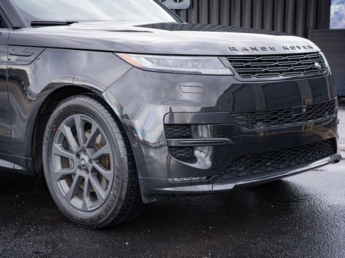 Used 2024 Land Rover Range Rover Sport Dynamic SE AWD/4WD image 3