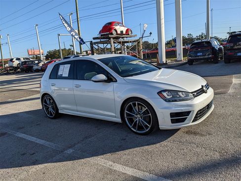 Used 2017 Volkswagen Golf R 4-Door image 8