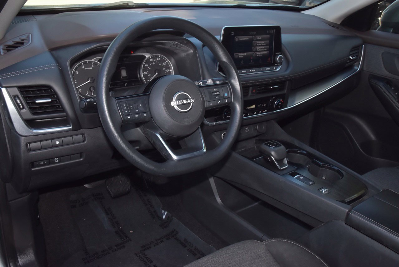 Used 2023 Nissan Rogue SV FWD image 32