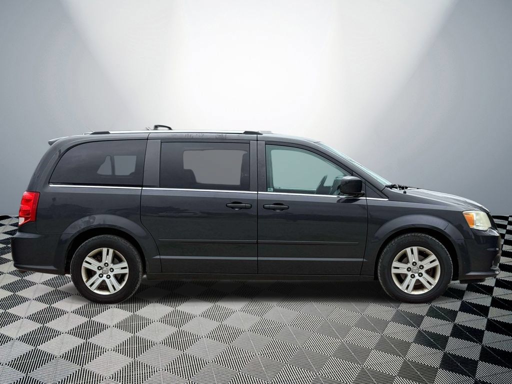 Used 2011 Dodge Grand Caravan Crew FWD image 6