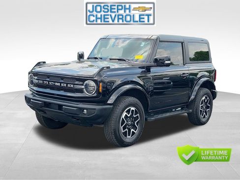 Used 2023 Ford Bronco Outer Banks AWD/4WD image 2