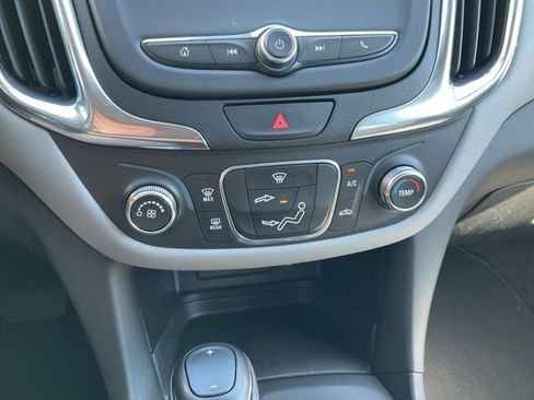 Used 2019 Chevrolet Equinox LT FWD image 7