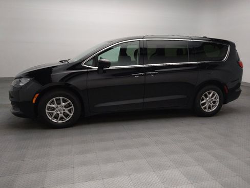 Used 2024 Chrysler Voyager LX FWD image 2