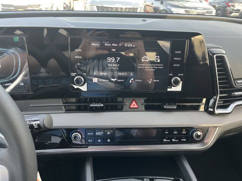 New 2025 Kia Sportage LX image 10