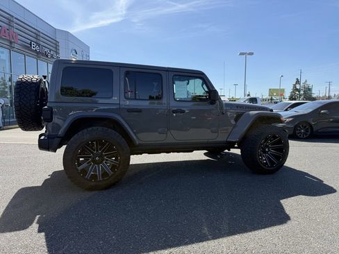 Used 2023 Jeep Wrangler Unlimited Rubicon w/ Cold Weather Group AWD/4WD image 8