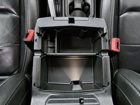 Used 2019 Jeep Wrangler Unlimited Sahara AWD/4WD image 35