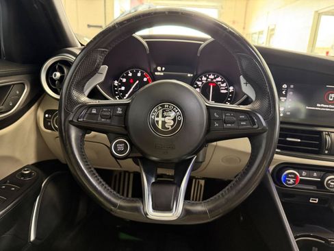 Used 2020 Alfa Romeo Giulia AWD w/ Quick Order Package 22J Sport image 29