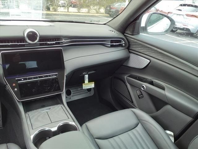 Used 2023 Maserati Grecale Modena AWD/4WD image 18