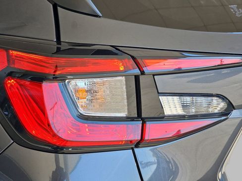 Used 2024 Subaru Crosstrek 2.0i Premium image 39