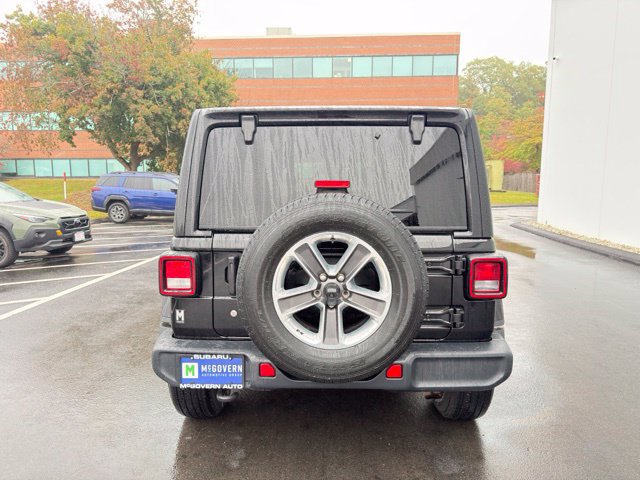 Used 2019 Jeep Wrangler Unlimited Sahara AWD/4WD image 7