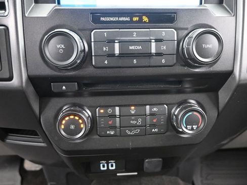 Used 2018 Ford F150 XLT w/ Equipment Group 302A Luxury image 18