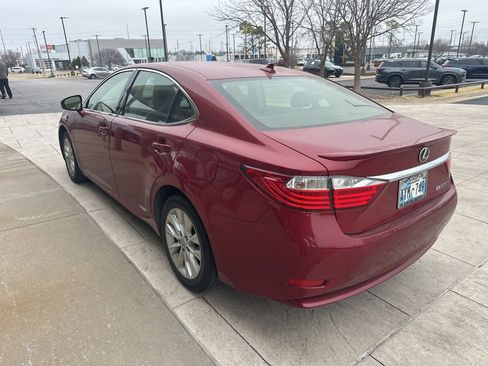 Used 2013 Lexus ES 300h image 4