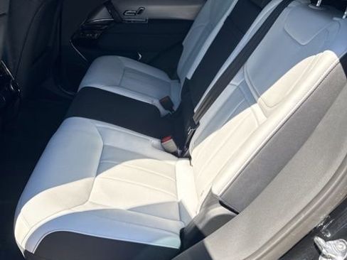 Used 2024 Land Rover Range Rover Sport SE image 6