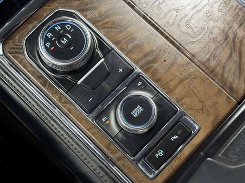 Used 2019 Ford Expedition Platinum AWD/4WD image 32
