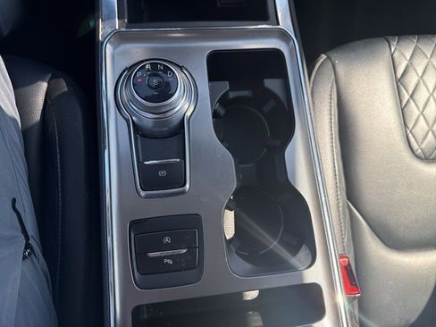 Used 2023 Ford Edge Titanium image 18