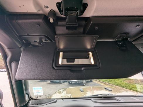 Certified 2025 Jeep Gladiator Sport image 26