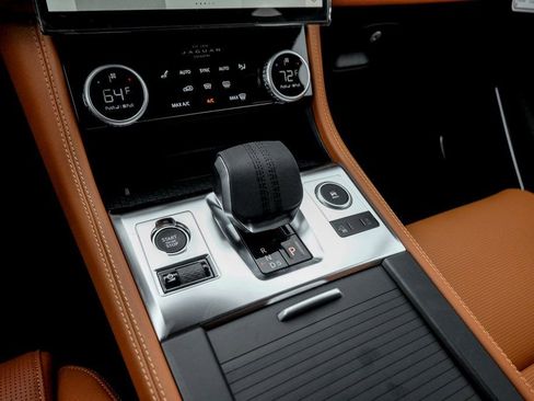 New 2026 Jaguar F-PACE R-Dynamic S image 15