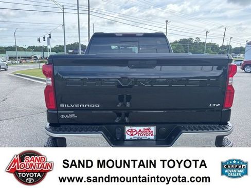 Used 2021 Chevrolet Silverado 1500 LTZ AWD/4WD image 4