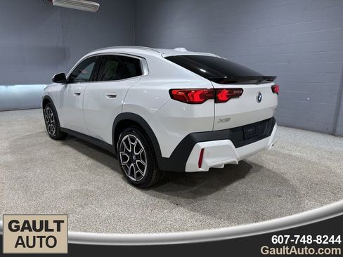 Certified 2025 BMW X2 xDrive28i image 6
