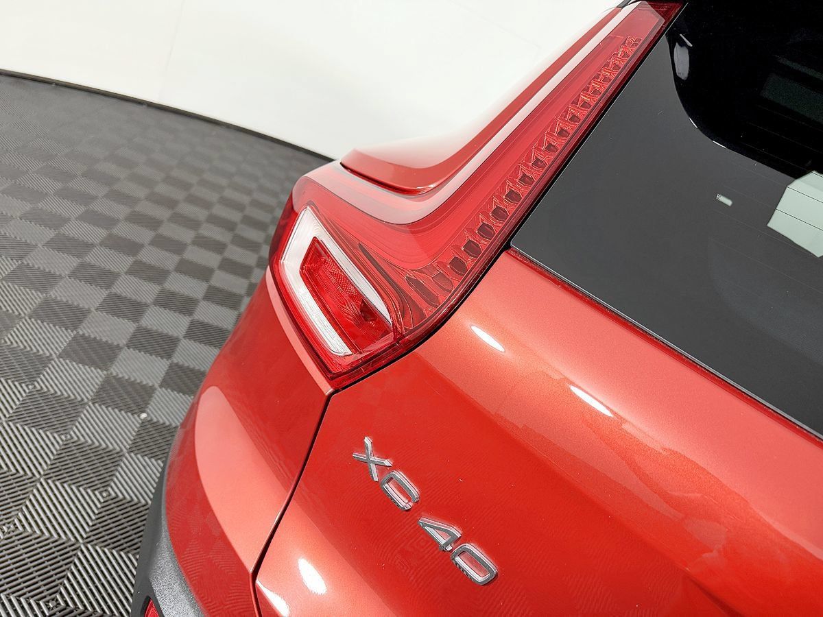 Used 2020 Volvo XC40 T5 R-Design w/ Protection Package Premier AWD/4WD image 12