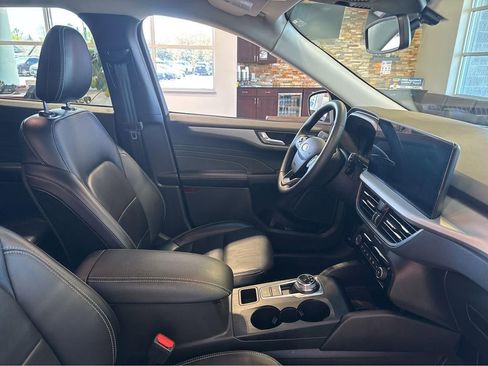 Used 2024 Ford Escape Platinum AWD/4WD image 28