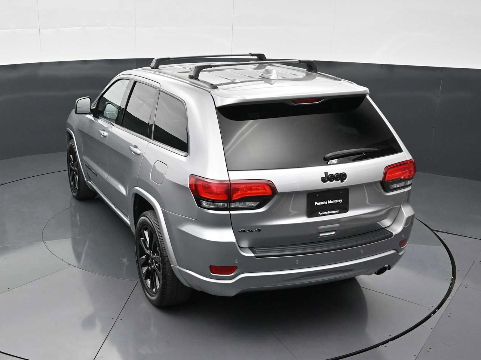 Used 2019 Jeep Grand Cherokee Altitude AWD/4WD image 31