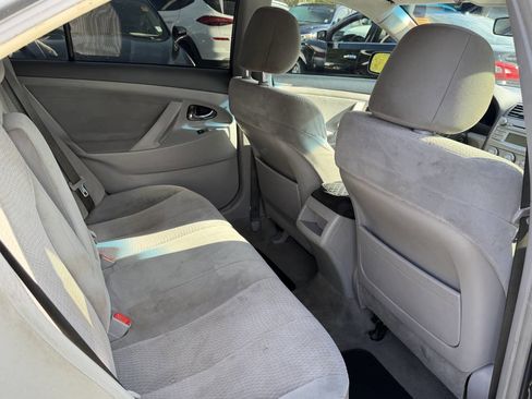 Used 2011 Toyota Camry image 10