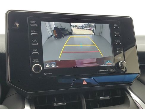 Used 2022 Toyota Venza LE image 29