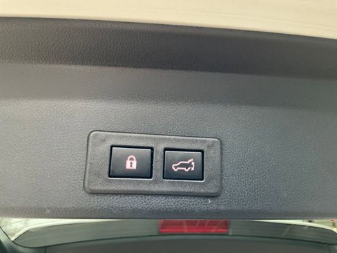 Used 2021 Subaru Ascent Limited image 8