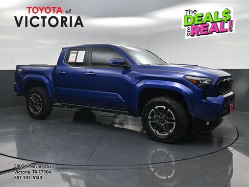 Used 2025 Toyota Tacoma TRD Sport AWD/4WD image 1